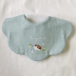 お名前刺繍　ハリネズミとお花　もくもくスタイ