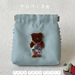 【手刺繍】つぎはぎサロペットのくま★パクパクポーチ　バネ口10センチ　