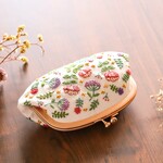 手刺繍がま口(木漏れ日)