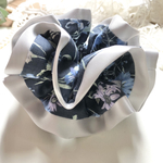 【サテン❤︎シュシュ】ダブルフリル　navy cornflower