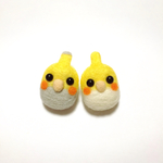 ふんわりオカメのブローチ