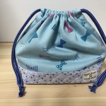 お弁当袋　★両ひも★ 入園、入学、新学期　　巾着袋　★リボン柄★ランチ袋、★水色、ブルー系、トリオセットも入る‼️