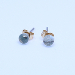 クリアの小粒ピアス