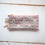 ★One side all skeleton mini pouch　 リバティ　ストロベリーフィースト　ピンク地　J19B　11×5cm ◆キーポーチ　コインケースに