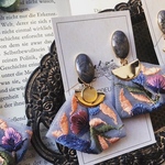 「grey marble tassel」
