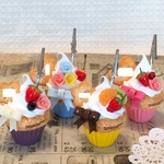 【K様ご依頼品】スイーツデコ☆ネーム入りカップケーキのメモスタンドセット