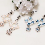 再販🌼シンプル大人カラーflower🌼blueピアスノンホールピアスあり