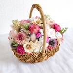 フラワーバスケット　pink&white　/  ドライフラワー　プリザーブドフラワー　母の日　花かご　アレンジ