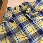 マドラスチェックのフリルネックブラウス　イエロー×ネイビー×ブルー