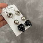 再販‼️大人気いちごシリーズ‼️S004・・black strawberry・・　ピアス　イヤリング　シルバーピアス　可愛い　いちご　オシャレピアス　かっこいい　夏　大ぶり