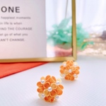 鮮やかorangeの小さなお花達のブーケピアス&イヤリング　　＊つまみ細工＊