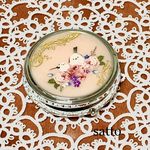 シマエナガと薔薇のピルケース(円形)