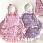 2色♡ 80-160cm キッズフリルエプロン3点セット　バレエ　ピンク　パープル　リボンポケット　三角巾　巾着袋　こどもエプロン　