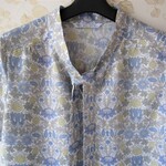 Мサイズ　又はＬサイズ　ご希望のサイズで　リバティ　フランダースリネン生地　セバートン　半袖のボウタイブラウス