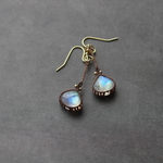 ［ 専用 ］雨雫 レインボームーンストーンのマクラメピアス+雨雫-狐日和-