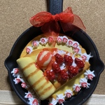 いちごとバニラアイスのクレープ