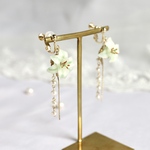 カサブランカと淡水パール揺れるピアス/イヤリング