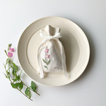 リネンのサシェ　ユウゲショウ(夕化粧)の手刺繍