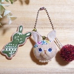 rabbit  &  icing sweets   ウサギの刺繍キーホルダー