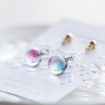 涼しげ　しゃぼん玉ガラスビーズの夏ピアス/樹脂オメガイヤリング