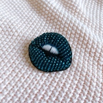 【ブローチ】モンローシリーズ(パールバージョン【ビーズ刺繍】メタルグリーン