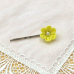 つまみ細工のアメピン(黄色/パール)