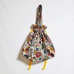 巾着トート【S】　お弁当袋  〈東欧風花柄　キナリ〉