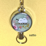 シマエナガと花のリールキーホルダー