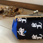 【受注製作】再販❸ ネコちゃん　魚が逃げたブルー　がま口 メイクポーチ  ペンケース