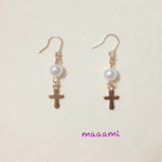 ピンクゴールド十字ピアス