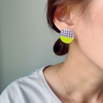 ネオンカラーとチェックのアシメピアス／イヤリング