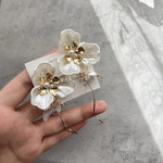 《SALE》 【2way】ホワイトフラワー (ピアス/イヤリング/花/3弁花)