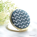 刺繍のコンパクトミラー《シロツメクサ》
