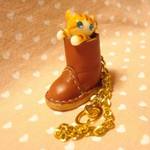 にゃんこのしっぽ○ミニチュアブーツバッグチャーム○茶とら白猫