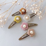 ＊ohajiki pearl flower＊パール付お花ヘアピン　
