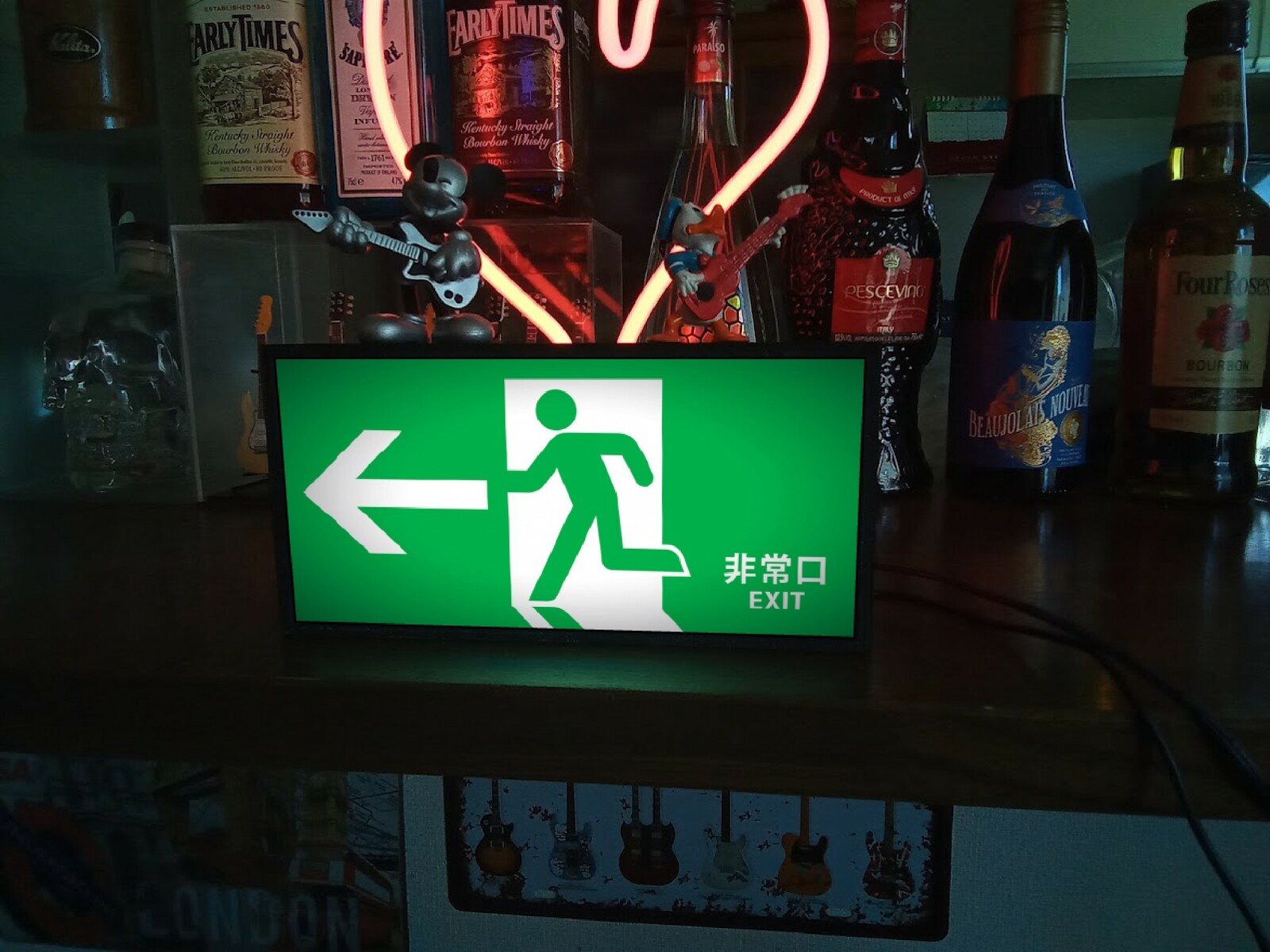 非常口 避難口 緑 左矢印 災害 火災 避難 誘導 サイン ランプ