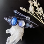 【K様専用ページ】♡小さな天然石♡カイヤナイト×レインボームーンストーン×アクアマリンのシンプルなマクラメブレスレット