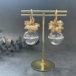 水が入ったガラスドームとお花のフープピアス　水　ガラス　フープ　ピアス　シャボン玉　しゃぼん玉　夏　大ぶり　イベント　花火　花　フラワー　お花　プレゼント　ウォーター　淡水パール　
