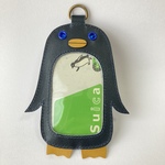 革のペンギンパスケース
