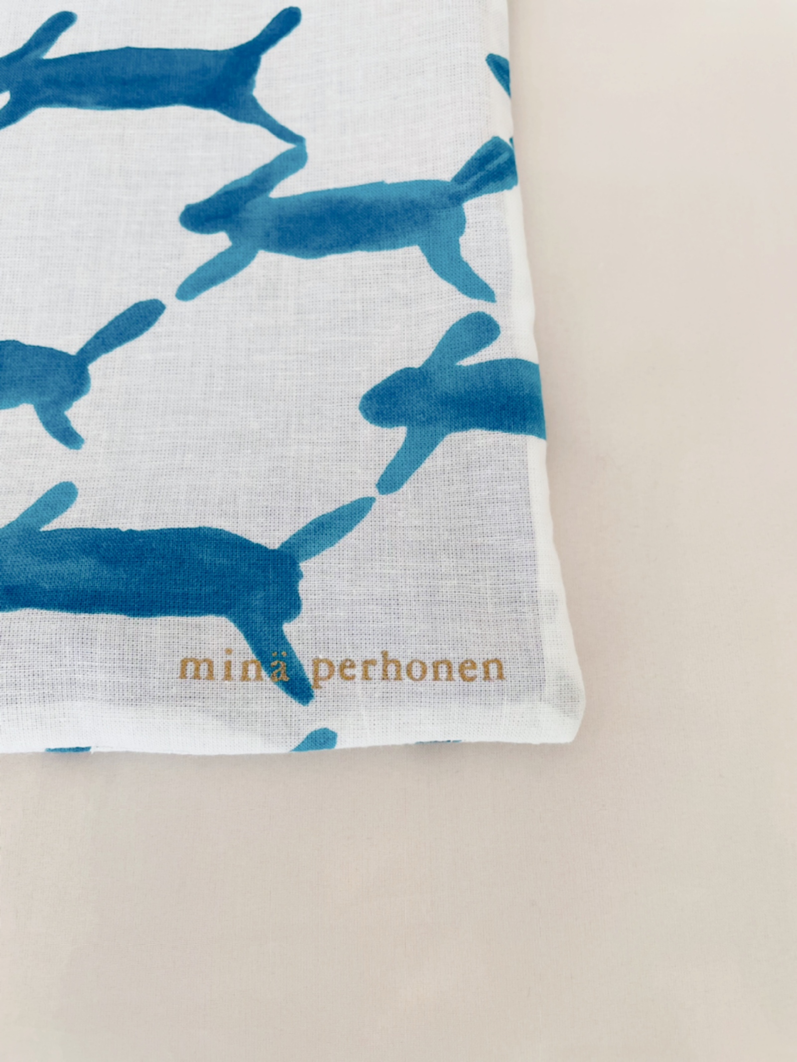 ミナペルホネン】巾着バッグ（run run run ブルー) - Knopfaden