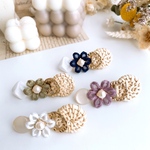 ラタンと刺繍フラワーのヘアクリップ
