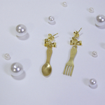 フォークとナイフのピアス