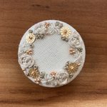 ビーズ刺繍くるみボタン（ヘアゴム/ブローチ）