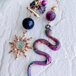 蛇🐍と太陽🌞のアシメピアス、イヤリング