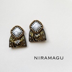 ビーズ刺繍とタッセルのピアス