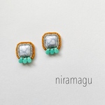 ビーズ刺繍とタッセルのピアス