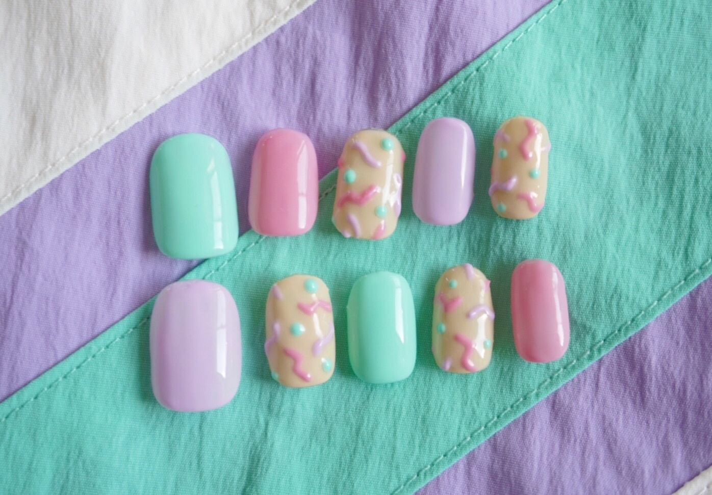 ネイルチップ オーダー 個性派 カラフル レトロ ポップ 推し活