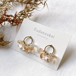 キラキラ　ガラスビーズ　オレンジ　ゴールド　華奢ピアス　小さめピアス　透明　しゃらしゃら　じゃらじゃら