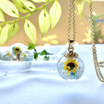 リトルひまわりのガラスドーム ネックレス 🌻