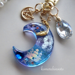 お城と打ち上げ花火とお月様🌛三日月キーホルダー　レジン